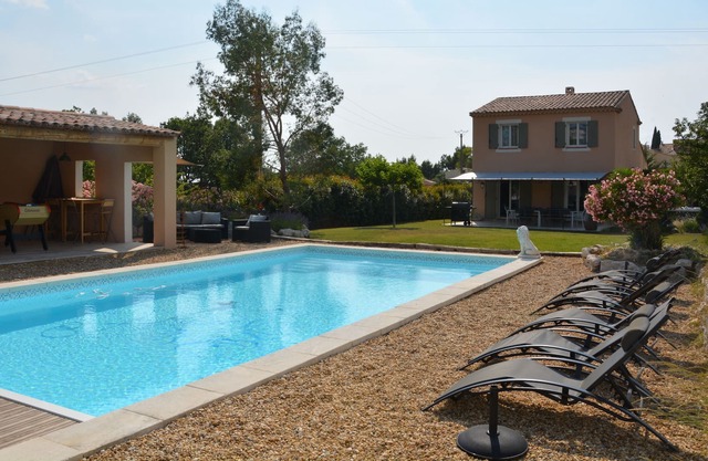 Superb villa in Luberon near Gordes heated pool and spa