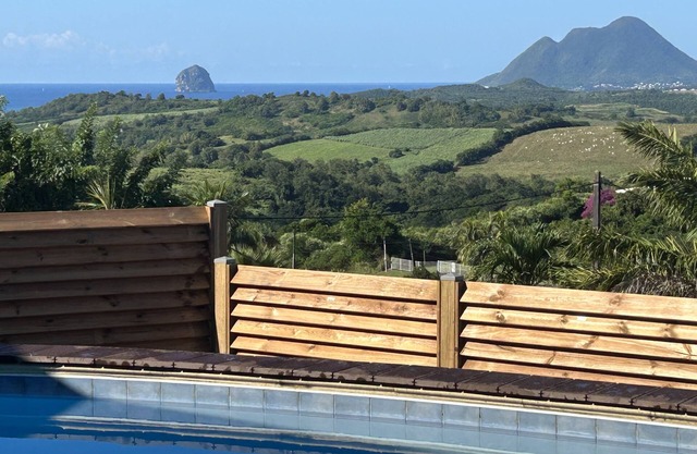 Superb view, pool, 6 bedrooms 5 bathrooms