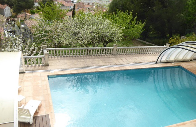 Superb view, swimming pool, close to sea and village, 160 m2 apartment in villa