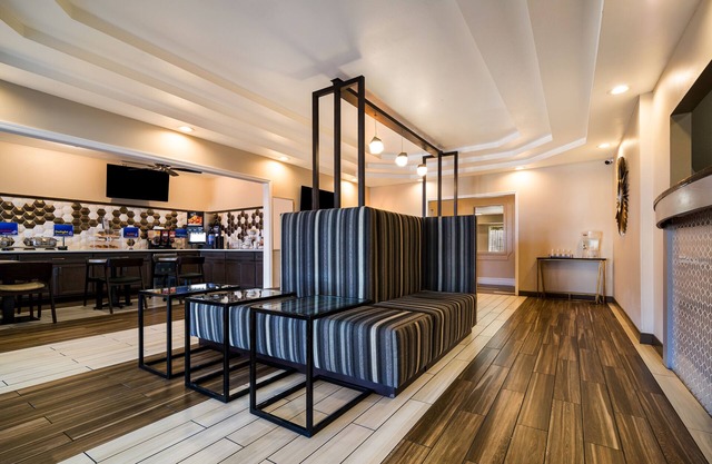 SureStay Plus Hotel by Best Western Topeka Northwest