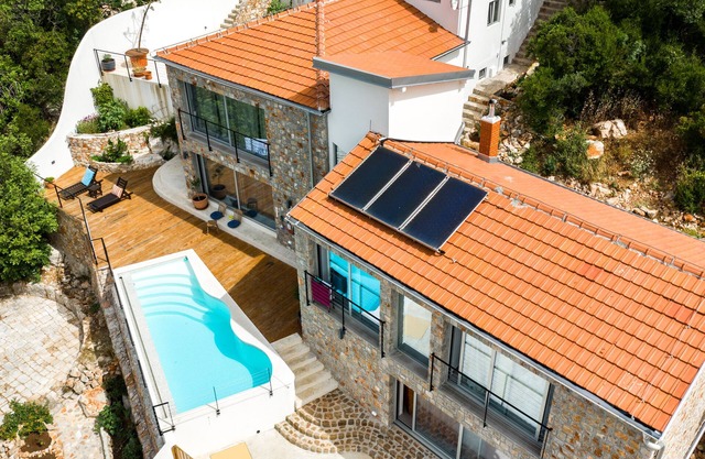 Surround yourself by stunning beauty & experience an extraordinary holiday