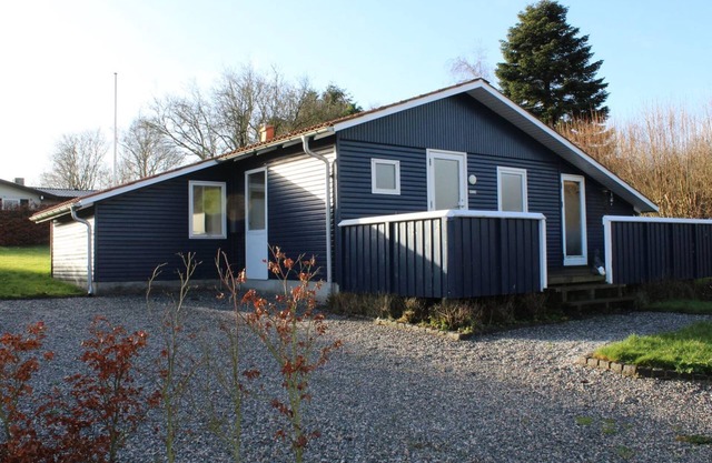 "Susette" - 400m from the sea by Interhome