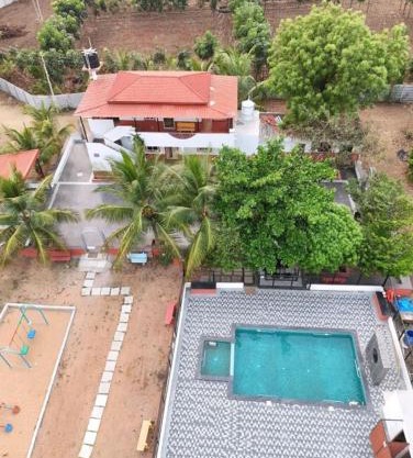 Svasti FarmsPoolBBQACBonfireKids Garden