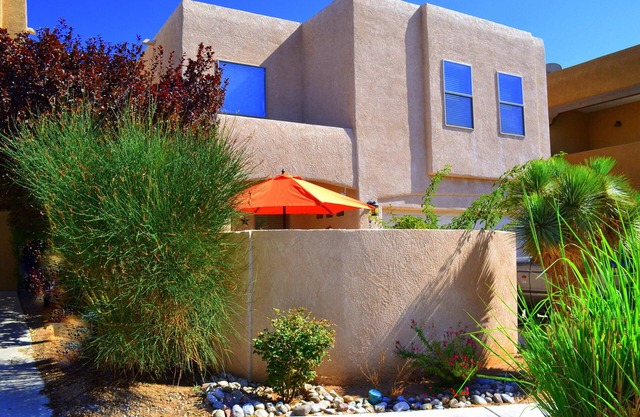 SW STYLE/BREATHTAKING VIEWS & 8 Min. to OLD TWN~WOW REVIEWS/Long Term SPECIALS