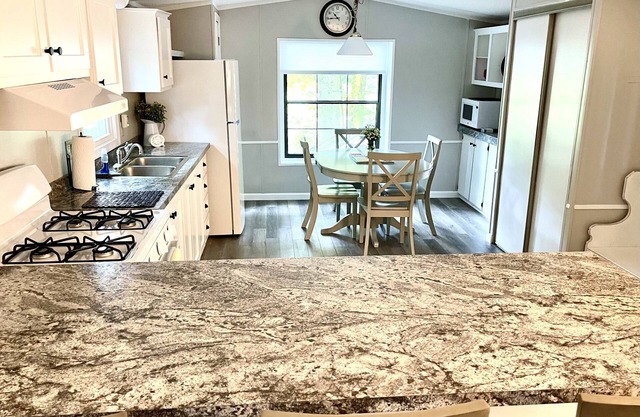 Swartzentruber Cottage close to DE Turf & Beaches, also for traveling nurses!