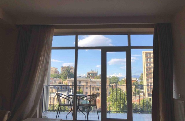 Sweet Home Sleeps 4 With Terrace