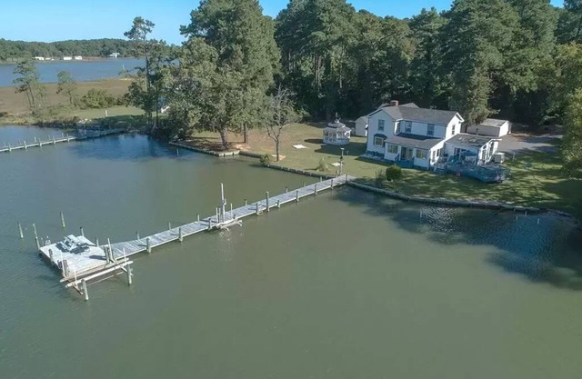 Swim, fish, boat or just relax and enjoy the "Rivah Life" at Little Oyster