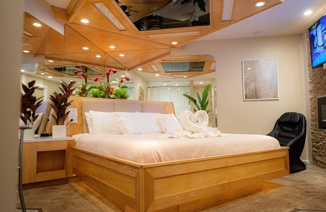 Sybaris Pool Suites