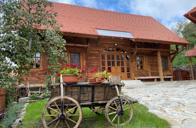 Székelyföld,Siklódi Kő Vendégház, Csűr