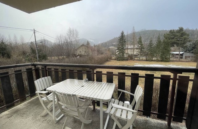 T3 Apartment with Balcony, Barcelonnette