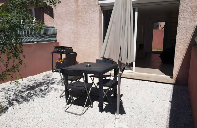 T3 Apartment with Garden, Hérault near Lake Salagou