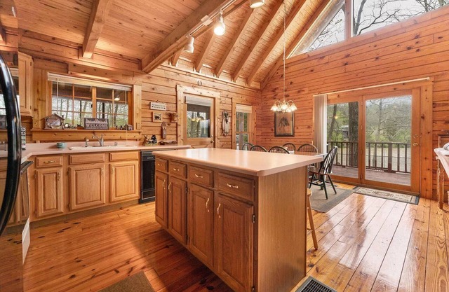 Take it easy at this unique, tranquil, and shorefront getaway.