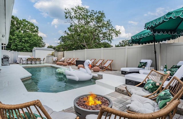 Tampa Bae House · Spacious South Tampa Home with Heated Pool + Patio