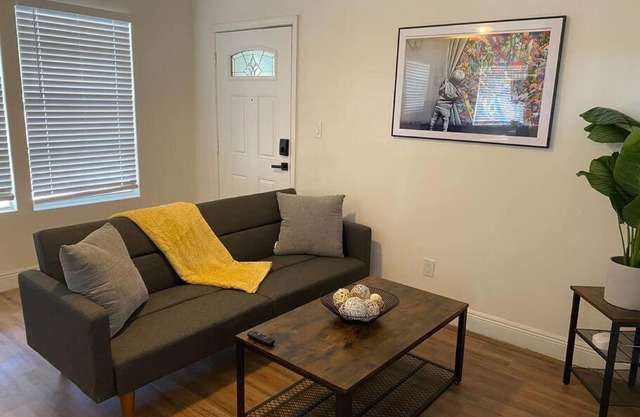 Tampas Charming 1BR Apartment in Cigar City