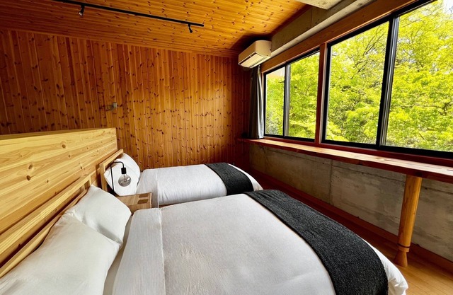 TATEYA VACATION 60/ Cozy quiet Condo by the creek