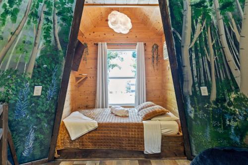 TeePee at Paradise Point with a hot tub fire pit & grill