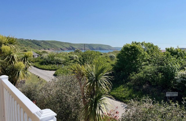 Tenby Lodge - Three Bedroom House, Sleeps 6