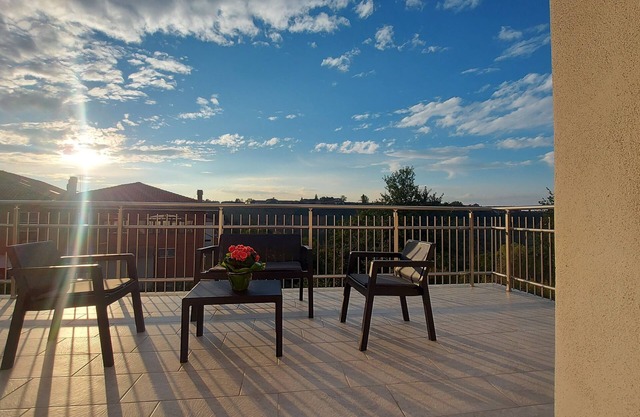 TERRAZZA Roero Sunsetfor couples families groups to visit Roero and Langhe