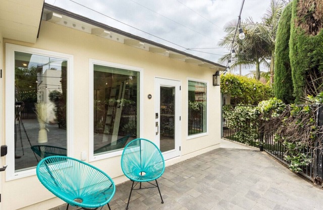 The Art Studio with pool & hot tub