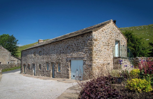 THE BARN AT AMELIA'S KITCHEN, pet friendly, with a garden in Settle