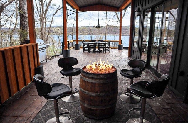 The Barn On Keuka-HotTub-LakeView-WineTrail