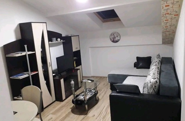 The best private apartment! Modern, nclean. On great location! There is a garage