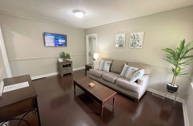 The Bungalow/Artsy Eclectic Urban Boutique