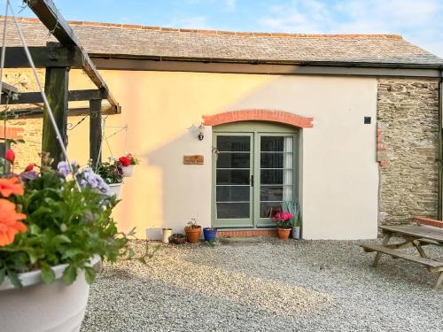 The Calving Barn - Uk49679