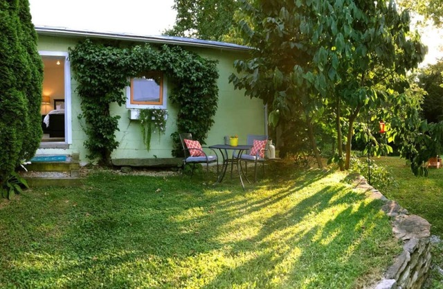 The Carriage House at Carrot Top Cottage