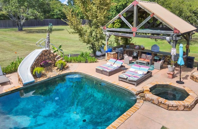 The Casa Luna - Boho A-frame House w/Pool & Hot Tub, Casa Luna - Boho A-frame House w/Pool & Hot T