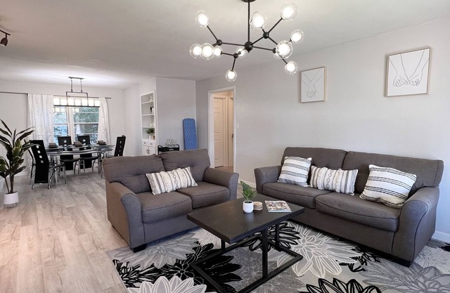 ☘️ The Color 18 - cozy home in heart of Bismarck ☘️