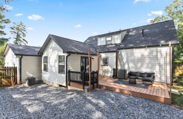 The Comfort Corner - Fire Pit, Pet-Friendly, Games