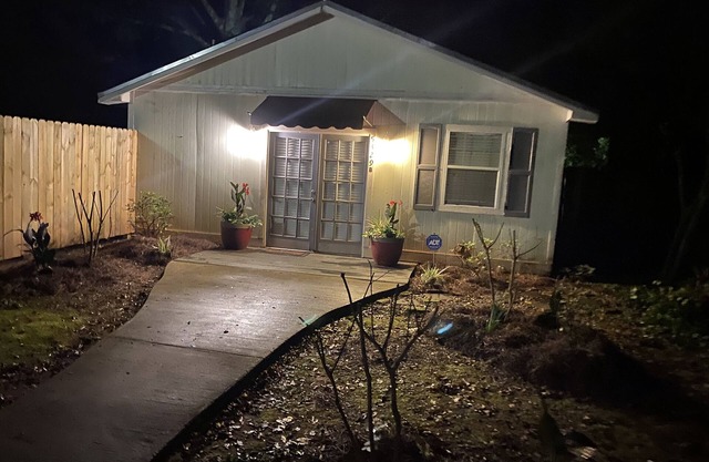 The Cottage on Colonial