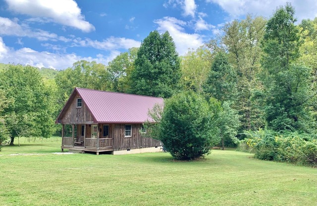 The Cozy Cabin 2 Bedrooms 1 Bath is the perfect romantic getaway in the country.