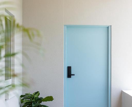 The Elements l Water l 4 Stunning Apartments each with Private Outdoor Dining l Walk to the Beach l Pet Family and Event Friendly l Wifi l Netflix l Outdoor Shower l Communal BBQ Pavilion and Lawn Area l