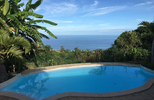 The Flamboyant Villa, Between Ocean and Mountains
