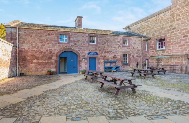 The Garden Apartment - UK48320