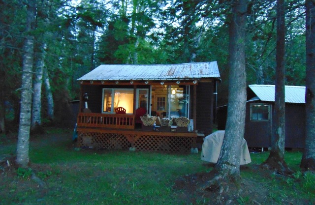 The Glamp-Direct on Lake with own Beach and own Outhouse