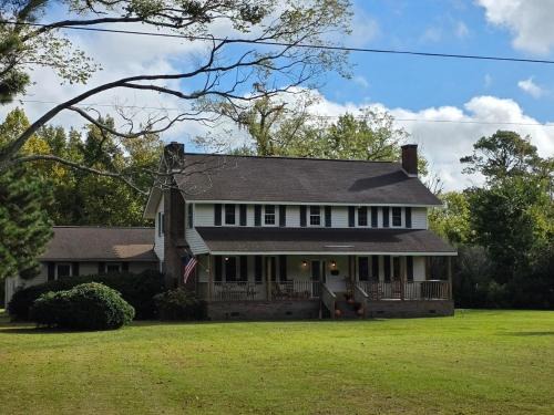 The Green Duck Lodge at Fort Landing in Alligator