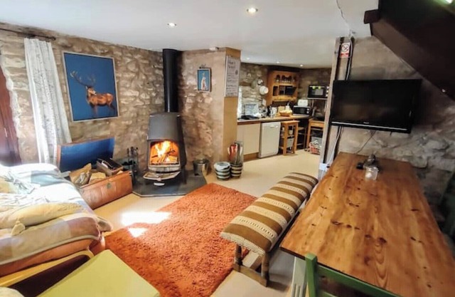 The Hayloft Rustic Glamping Barn, Caldbeck Village