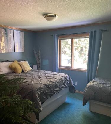 The HI-Mark House - Hot tub,AC,Pool table, Pool May2026