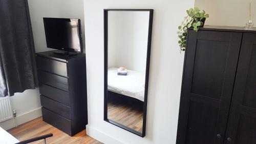 The Hide Away Modern Rooms