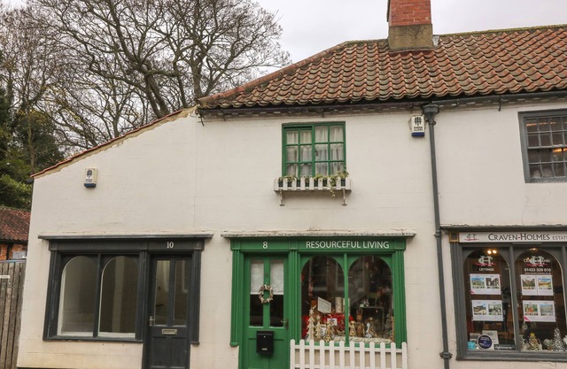 THE HIDEAWAY, pet friendly in Boroughbridge