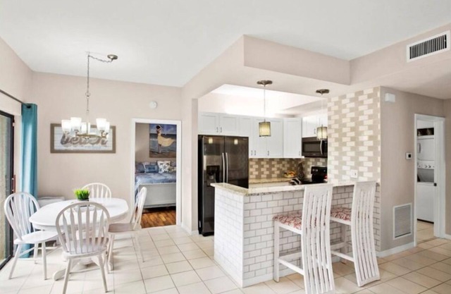 The Horizon Hideaway Walk To The Beach!