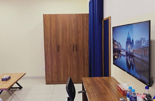 The hotel has a relaxing ambience with in house dining and spacious cafeteria.