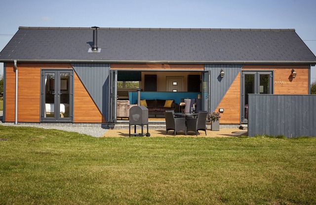 THE KASBAH, pet friendly, character holiday cottage in Burton Pidsea