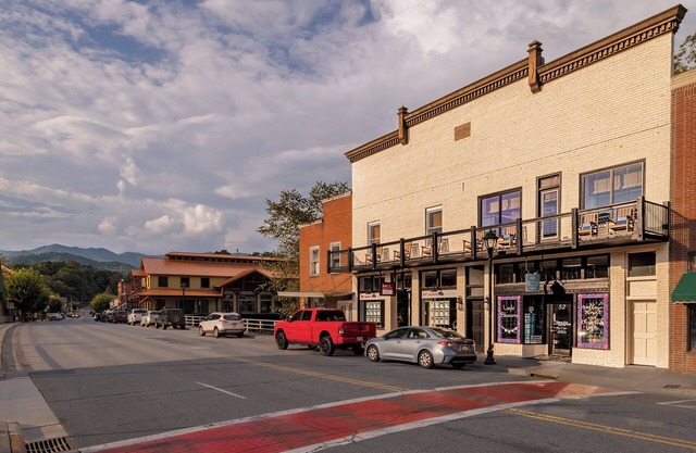 The Kephart a Downtown Bryson City loft Apartment