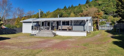 The Lake House - Taupo Holiday Home