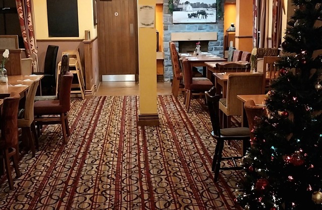 The Lamb & Flag Hotel