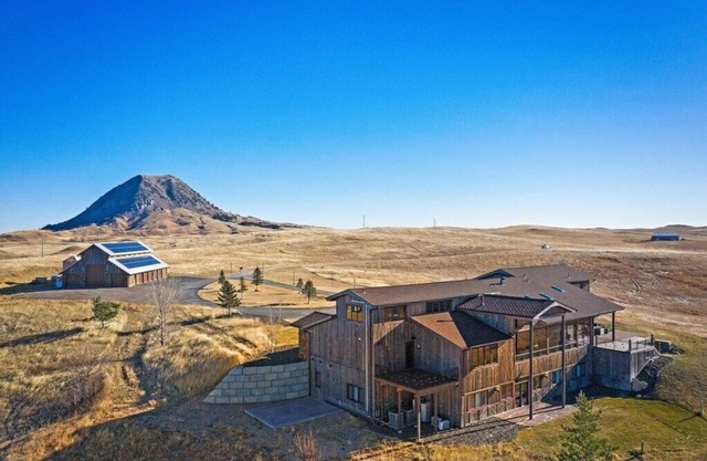 The Loft at Raz Hideaway Mountain Ranch - Sleeps 3